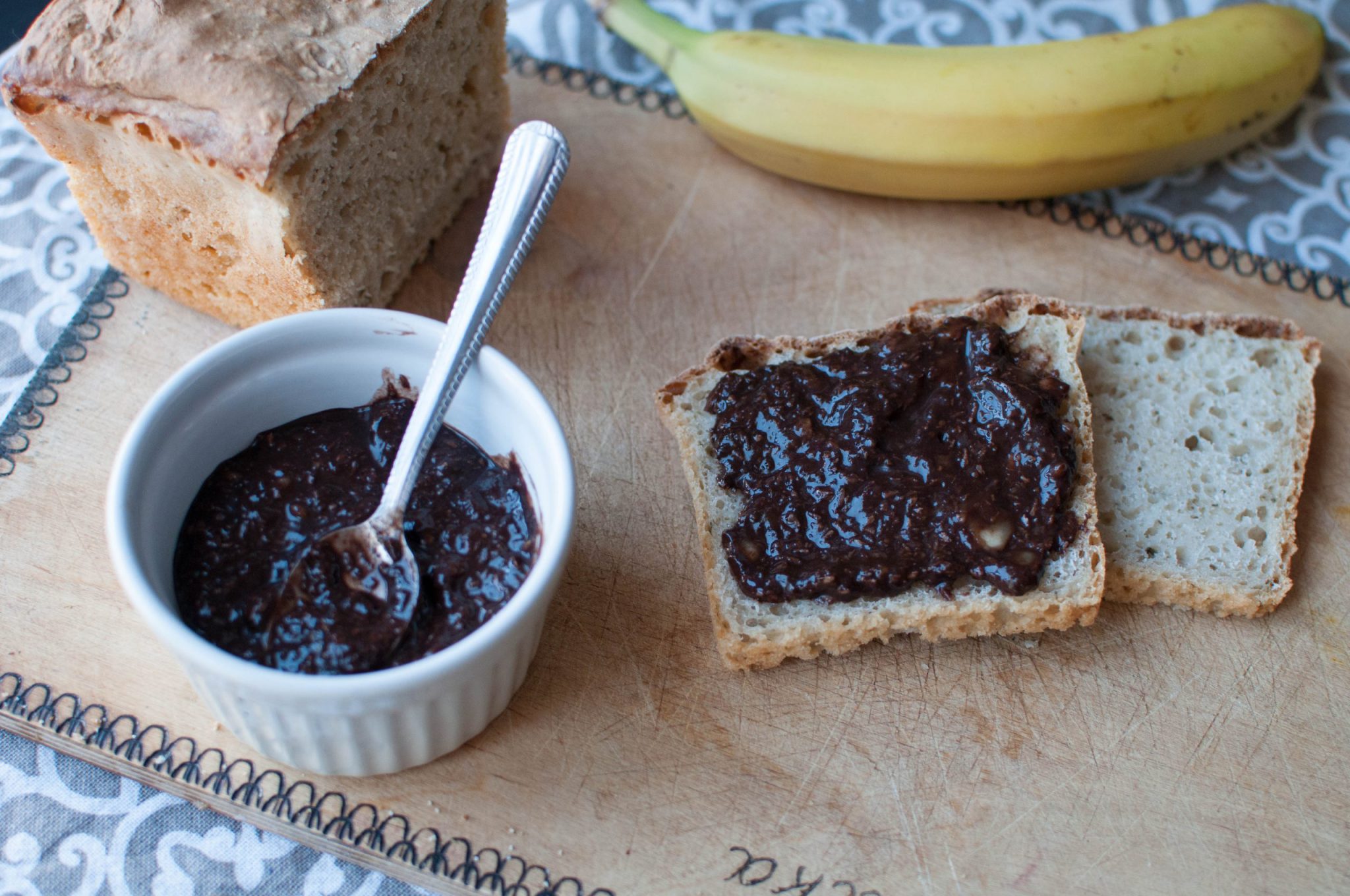 Śniadanie biegacza - bułka z kremem czekoladowym