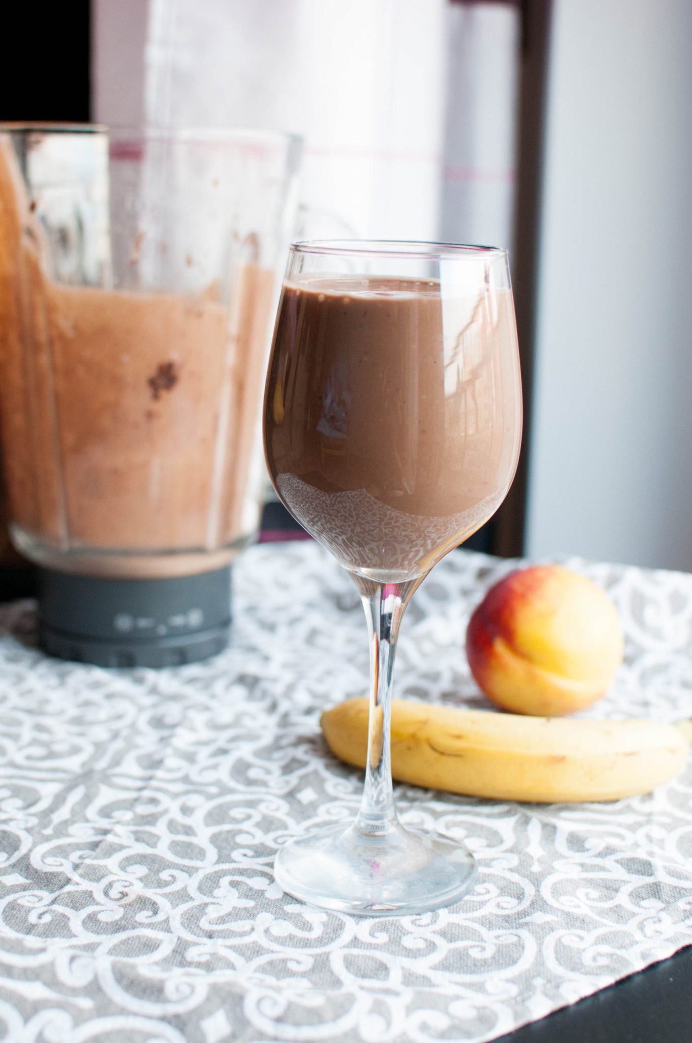 Czekoladowy koktajl z nektarynką